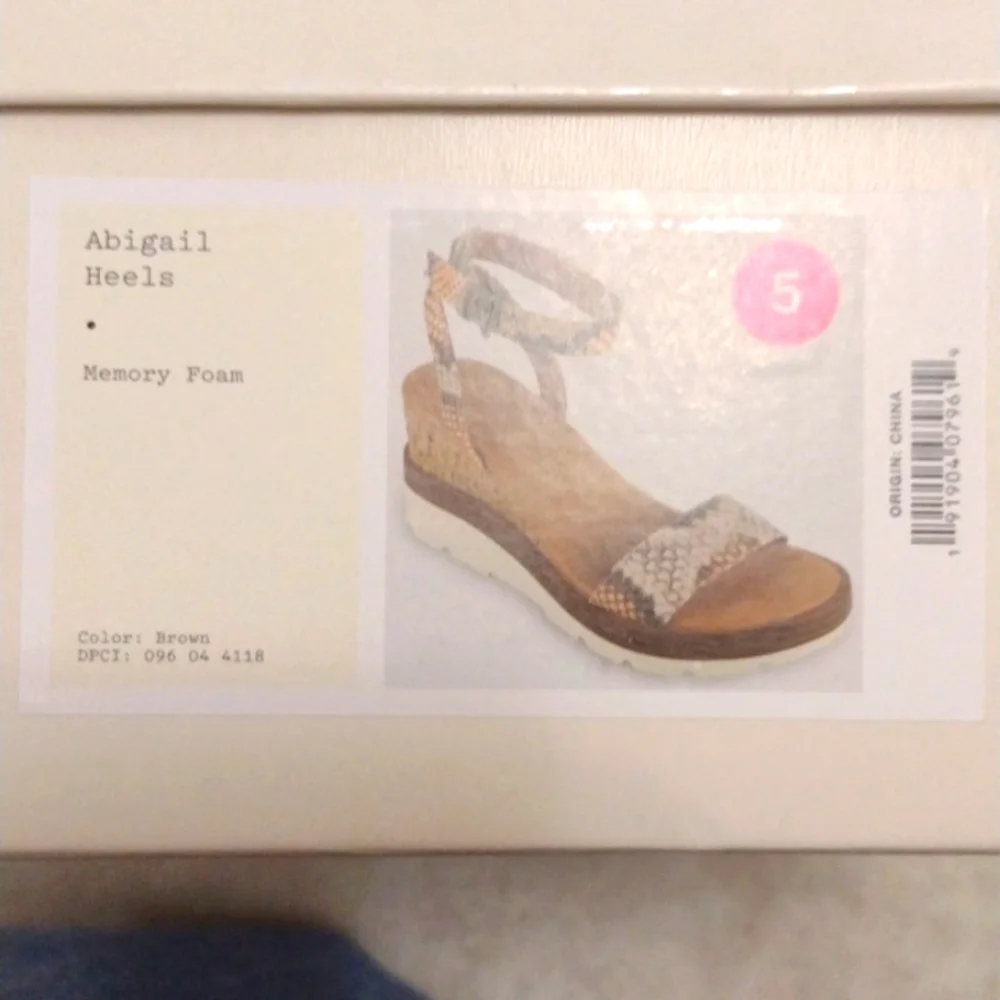 Women's Abigail Heels - a New Day - Picture 9 of 10